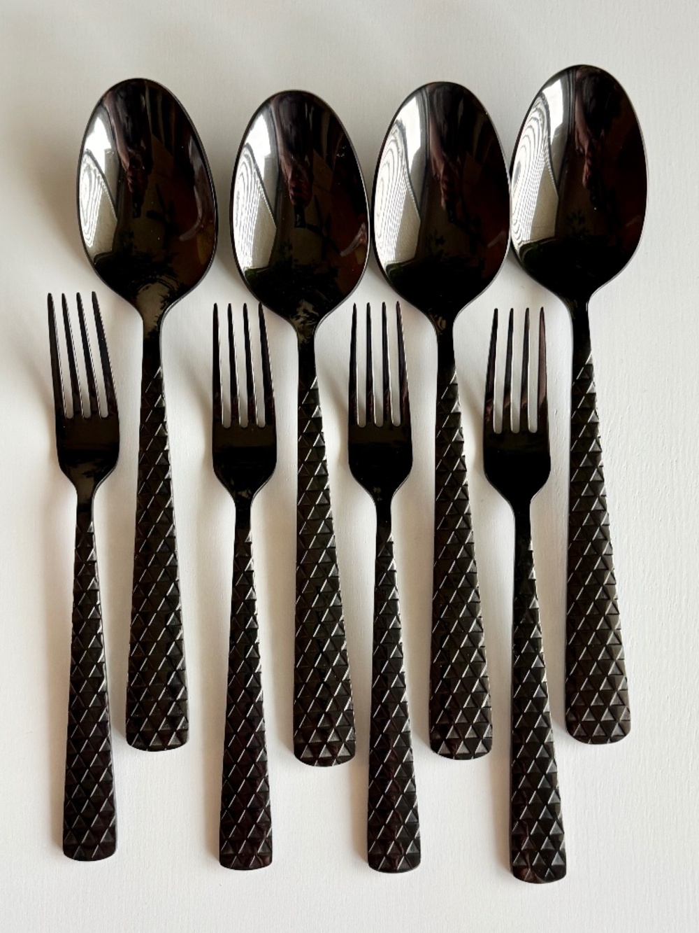 Black Cutlery Lot Solid Heavy Triangle Pattern Soup Spoons (4) Salad Forks (4)